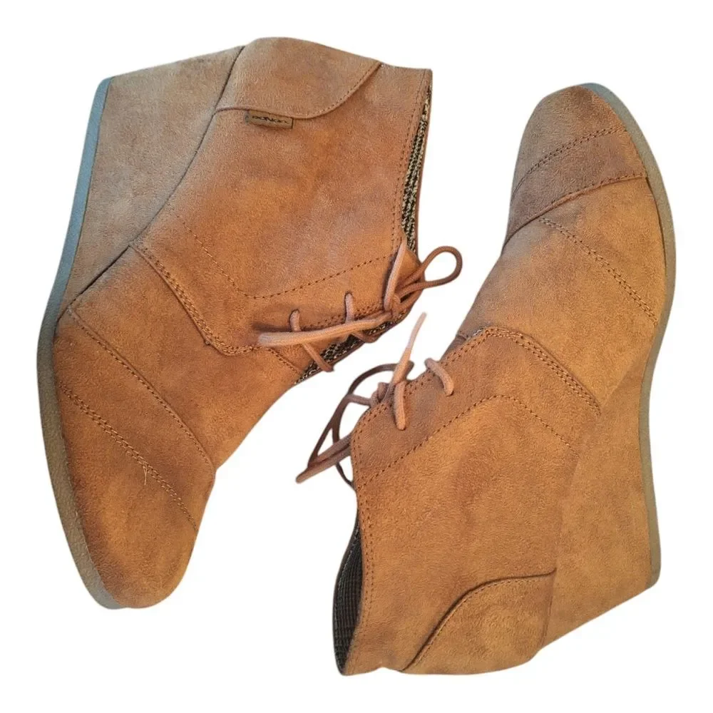 Bongo Josie Lace-Up Desert Wedge Ankle Boots Womans Booties 10M Vegan Suede Rust